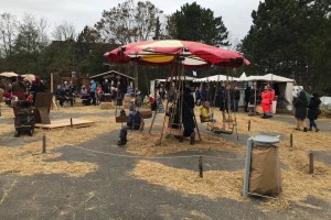 buntes Treiben auf dem Marktplatz