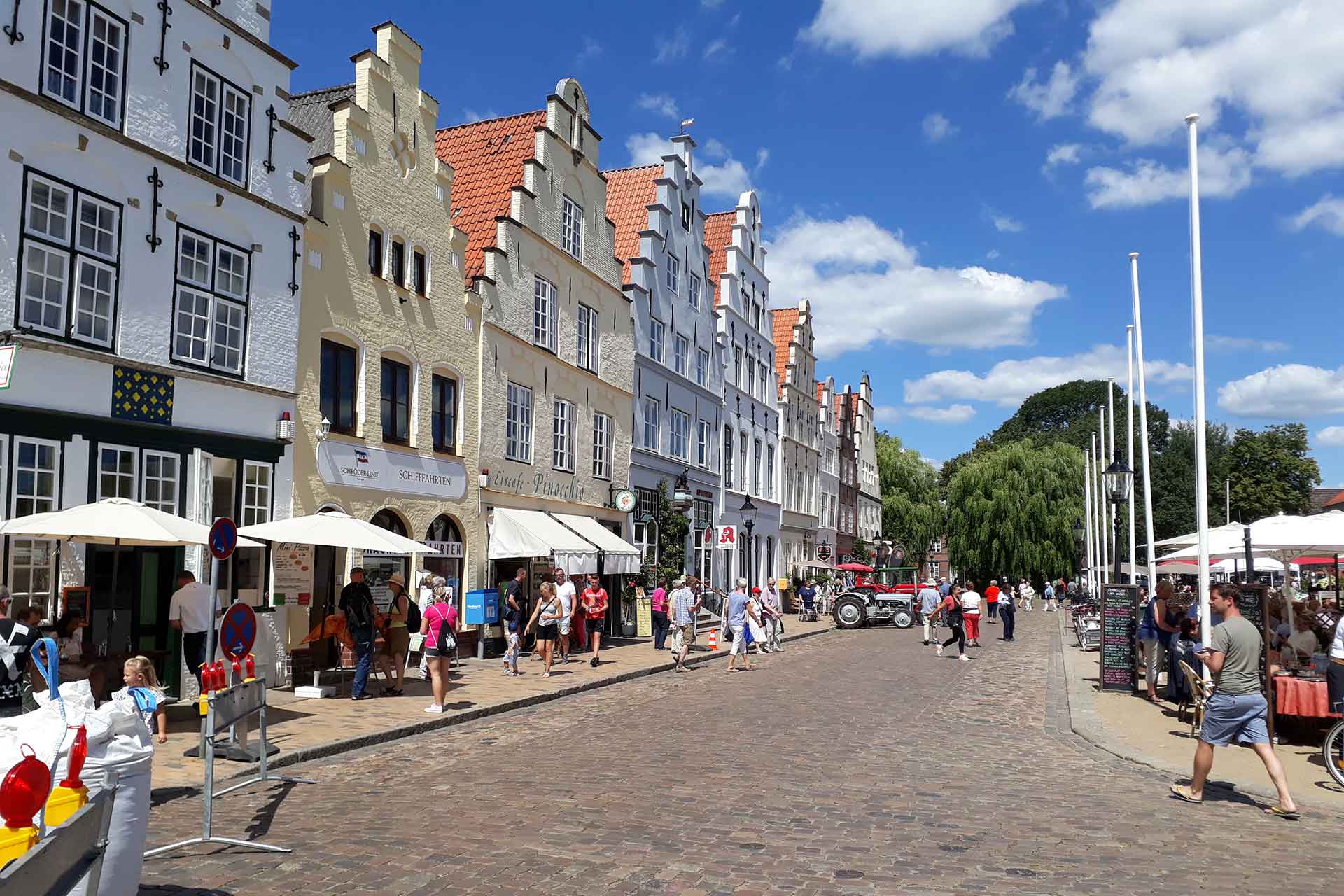 Die Treppengiebelhäuser zieren den Marktplatz