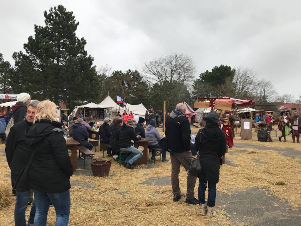Showeinlage der Piraten auf dem Marktplatz
