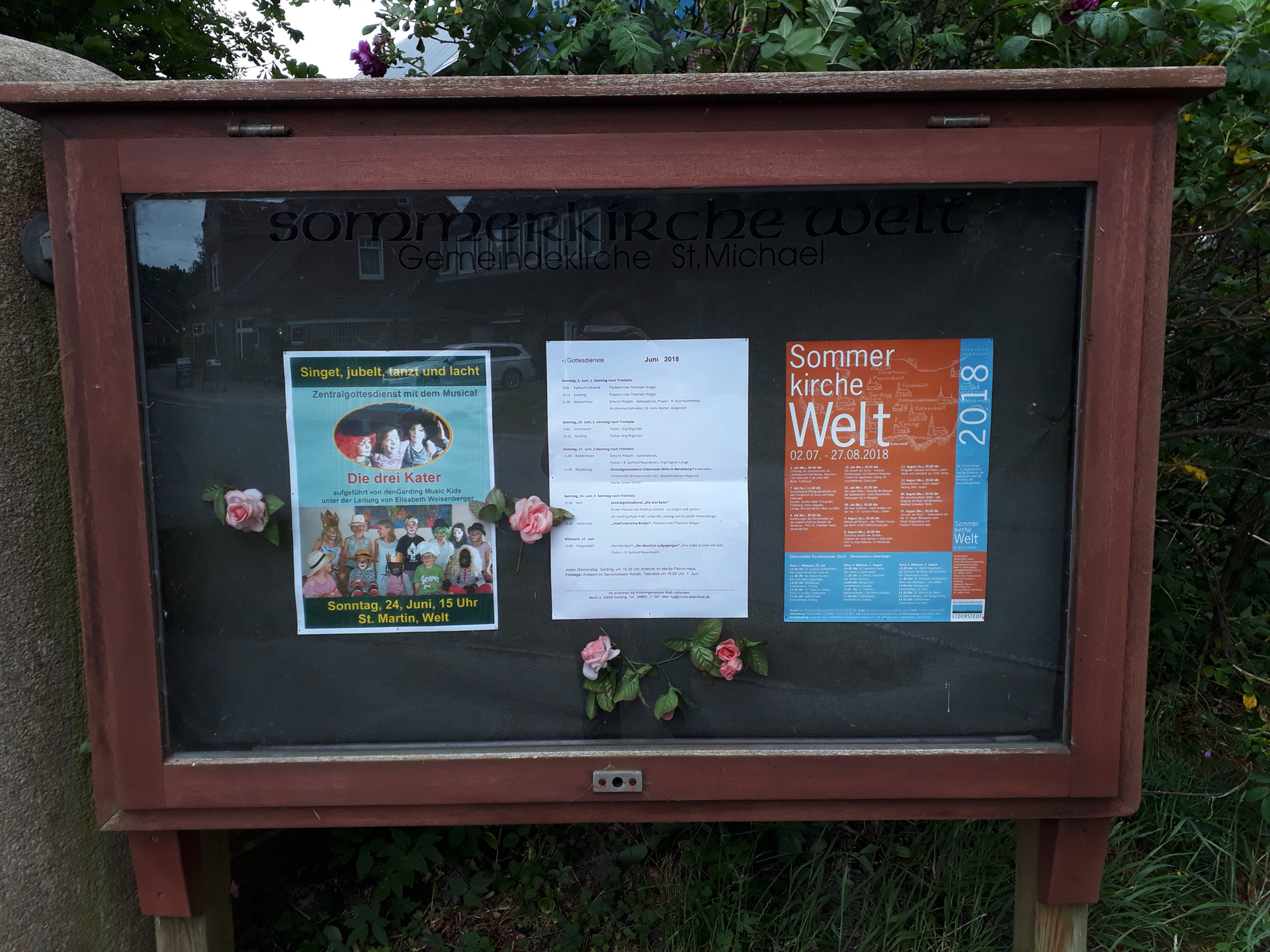 Schaukasten mit dem Sommerprogramm